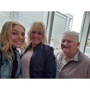 Meet your Posher, Ashlee